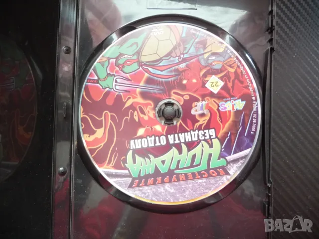 Костенурките нинджа 22 DVD филм Бездната отдолу Шрьодер Караи анимационен екшън, снимка 2 - Анимации - 49217750