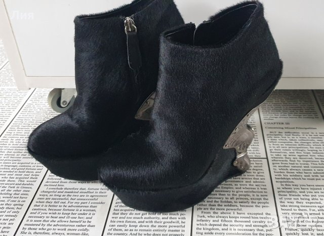 Дамски боти Alexander McQueen 36 номер, снимка 2 - Дамски боти - 35641153