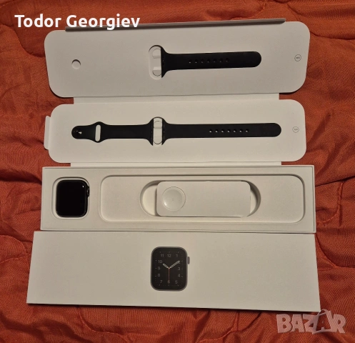 Apple Watch SE 40mm. , снимка 2 - Смарт часовници - 53145204