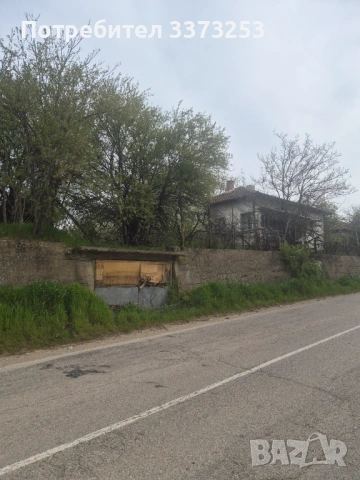 Къща с голям двор 2700 кв.м в с.Гъмзово , снимка 3 - Къщи - 54223264