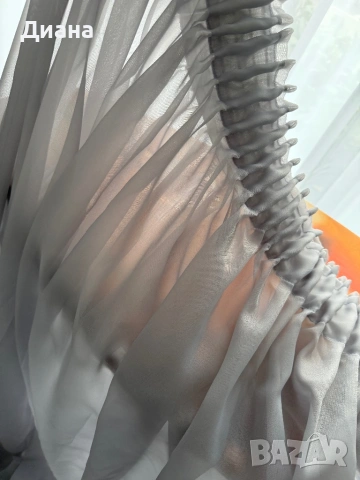 Тънки сиви пердета