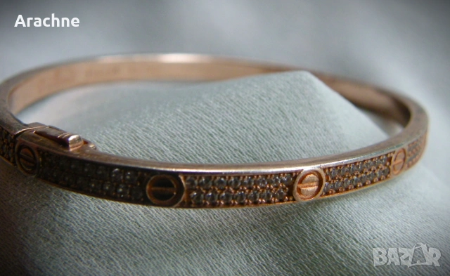 Прекрасно копие на златна гривна Cartier, снимка 4 - Гривни - 48098760