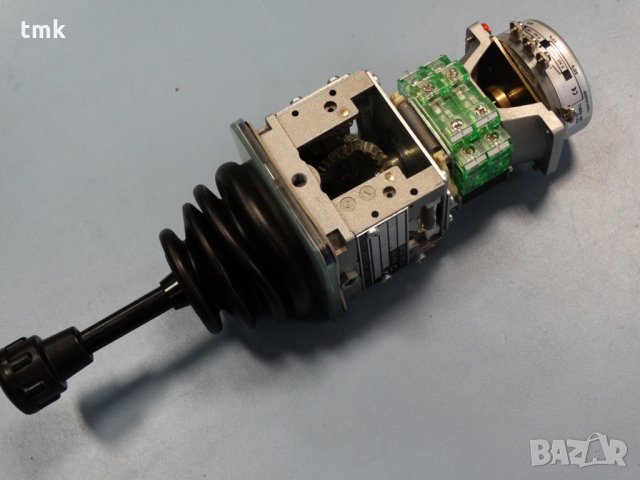 Двупозиционен джойстик SPOHN & BURKHARDT UNS02AKAR, снимка 3 - Резервни части за машини - 29834773