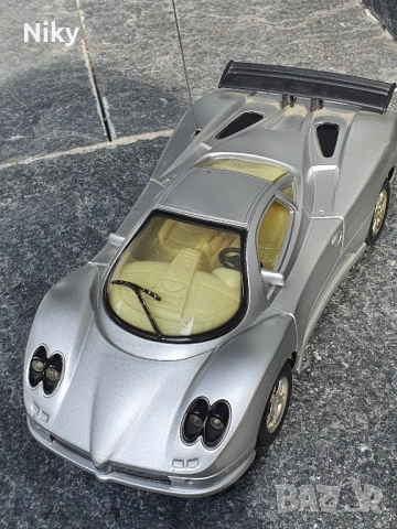 Радиоуправляема кола , снимка 2 - Коли, камиони, мотори, писти - 51633344