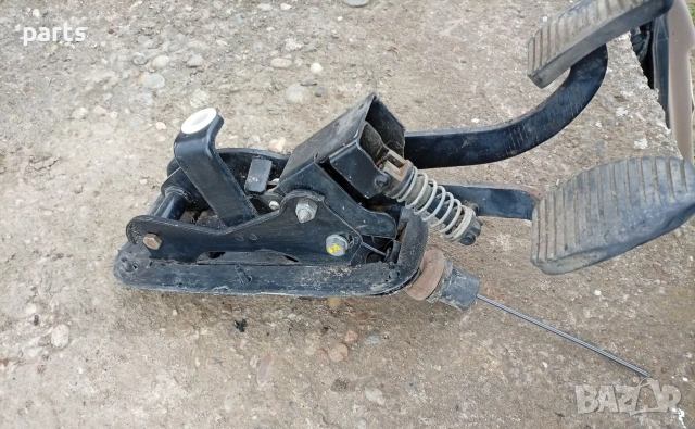 Педали Съединител и Спирачка Пежо Партнер - Ситроен Берлинго, снимка 4 - Части - 54061459