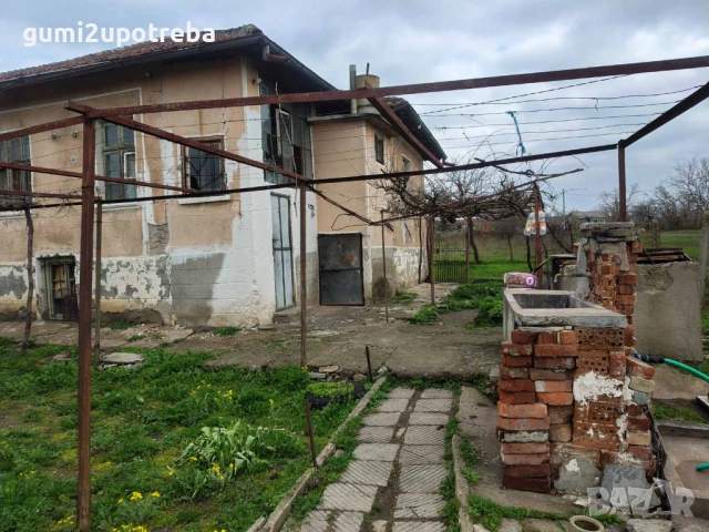 Продавам Дворно Място 3397кв.м с Масивна Стара Къща 60кв.м и Стопански Постройки, снимка 3 - Къщи - 54058151