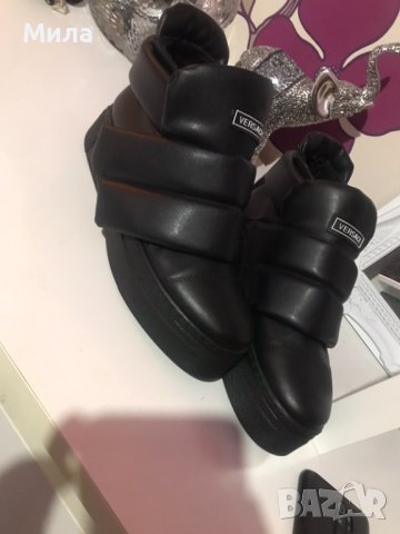 Дамски обувки Versace, снимка 4 - Дамски ежедневни обувки - 40244158