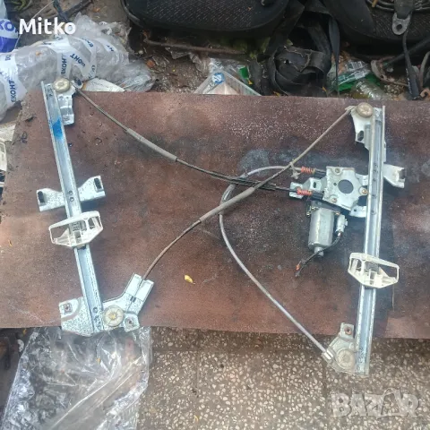 Стъкло повдигач преден Десен Ел. За Ситроен Берлинго 2000г. / Citroen Berlingo 2000y, снимка 2 - Части - 47382027