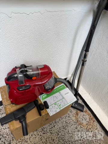 Прахосмукачка без Торба AEG X POWER LX7‑2‑CR‑A, с Кабел, 750W, HEPA Филтър, Silence Pro System!