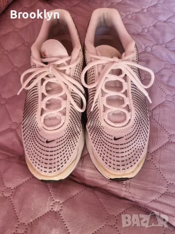 Продават се мъжки маратонки Nike