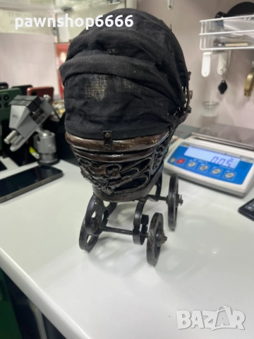 Винтидж викторианска количка за кукли, антична и колекционерска., снимка 2 - Колекции - 51971833