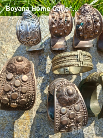 Възрожденска Сребърна Сечан Гривна Рогатка Носия Фолклор, снимка 7 - Антикварни и старинни предмети - 38902155