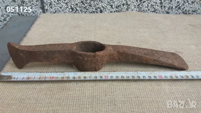 отлична кирка - брадва 