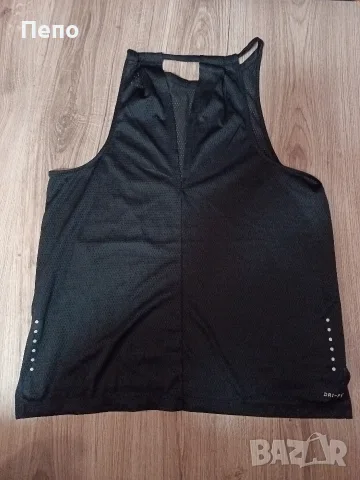 Фитнес потник Nike, снимка 3 - Потници - 56040153