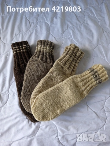 Ръчно плетени вълнени чорапи , снимка 3 - Други - 53036339