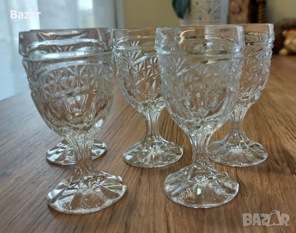 5 малки кристални чаши