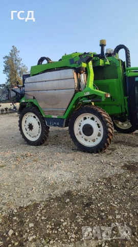 Самоходна пръскачка Grim GT 7, снимка 3 - Селскостопанска техника - 53916128