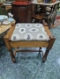 Прекрасна антикварна английска дървена табуретка стол за пиано , снимка 2