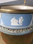 Wedgwood Jasperware 16см/син яспис/стара английска порцеланова кутия-бижутерка с бронзов капак, снимка 8