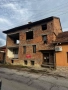 Продавам  триетажна Къща, град Луковит, област Ловеч, без комисионна., снимка 1