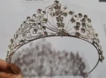 Висока сребриста корона тиара диадема с камъчета и листа дамска детска, снимка 2