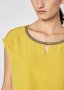 Блуза в цвят ГОРЧИЦА с красиво деколте обшито с прозрачни синци, снимка 1 - Тениски - 37893050