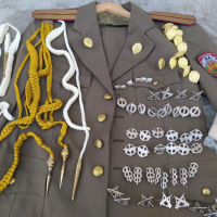 Парадна офицерска униформа , снимка 2 - Антикварни и старинни предмети - 44734300