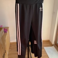 Adidas дамски клин, снимка 1 - Клинове - 39872853