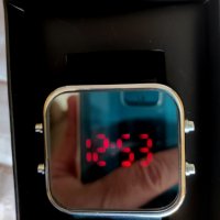 Уникален огледален часовник  👀 ИзГоДнО👌, снимка 3 - Луксозни - 31630331