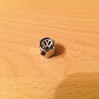 Оригинални метални винтили за джанти за VW, снимка 4 - Аксесоари и консумативи - 30914654