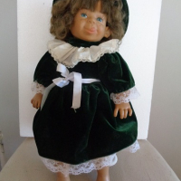 Продавам колекционерска кукла J. Mira, снимка 1 - Колекции - 36392441