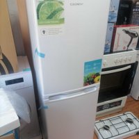 Хладилник с фризер Crown CBR-140W, снимка 1 - Хладилници - 42647655