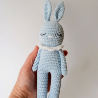 Детска играчка ръчна изработка, плетено зайче, дрънкалка и клипс за биберон, подарък за бебе, снимка 5 - Други - 41480447