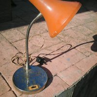 Стара настолна лампа, снимка 1 - Антикварни и старинни предмети - 44417175