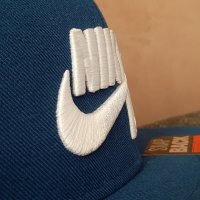 НОВО nike air snap back blue nike true шапка с права твърда козирка, снимка 10 - Шапки - 36630638