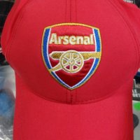 шапка с козирка Arsenal нова универсален размер с регулация цена 10 лв, снимка 1 - Шапки - 30778174