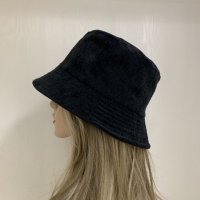Дамска шапка рипсено кадифе в черен цвят, снимка 1 - Шапки - 39112996