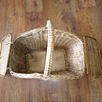 Стара голяма плетена кошница, снимка 2 - Други стоки за дома - 36396797