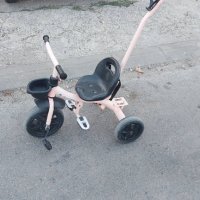 детска розова триколка с родителски контрол , снимка 1 - Детски велосипеди, триколки и коли - 42760019