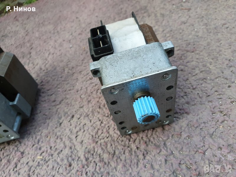 Монофазен ел.двигател/електромотор/електродвигател 45 оборота  155 вата, снимка 1