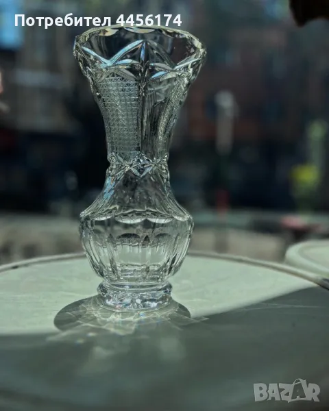 Българска кристална ваза Височина-20.5 см и диаметър на отвора-11.5 см Цена-34 лв, снимка 1