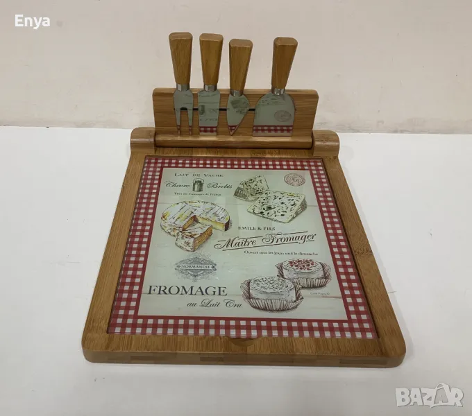 Дъска за сирена + 4 ножа + стъклена дъска - НОВИ, В КУТИЯ !, снимка 1