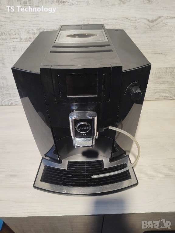 ГАРАНЦИЯ ! JURA Е60 Cappuccino / Кафеавтомат - робот / Капучинатор, снимка 1