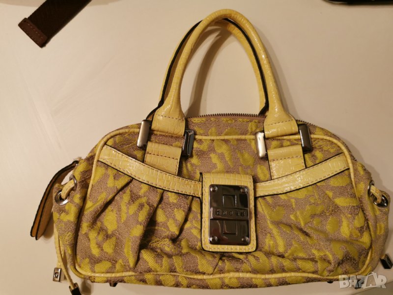 марка GUESS 100 % оригинална чанта дължина 29 /височина 17 см  , снимка 1
