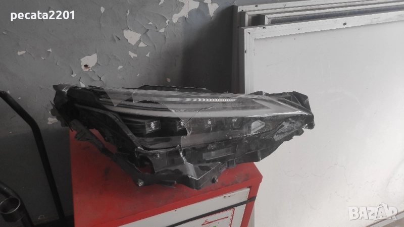 Продавам - оригинален Full Led десен фар за Lexus NX 2024 г за части, снимка 1