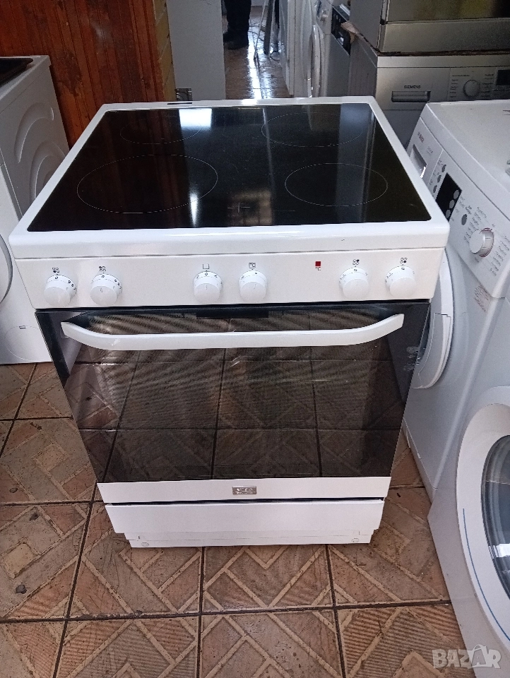 Свободно стояща печка с керамичен плот VOSS Electrolux с две години гаранция!, снимка 1