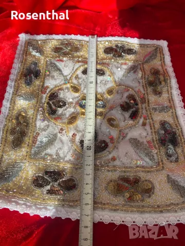 Кърпи с мъниста и везба, снимка 4 - Антикварни и старинни предмети - 47711783