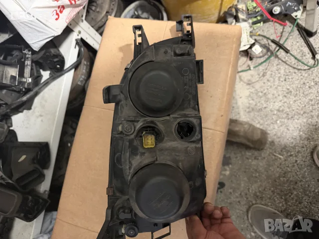 фарове эа toyota avensis t220, снимка 5 - Аксесоари и консумативи - 55768866