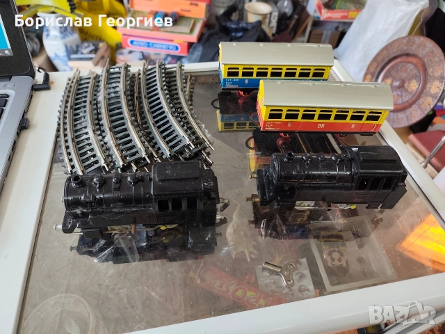 Стара механична играчка влак влакче