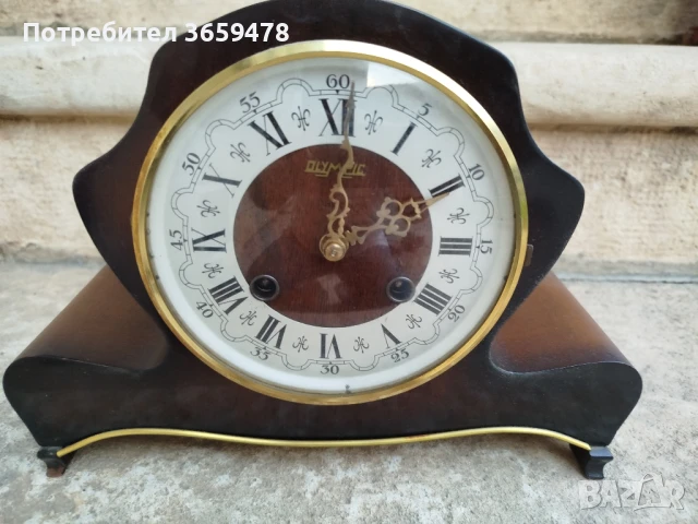 Стар каминен часовник